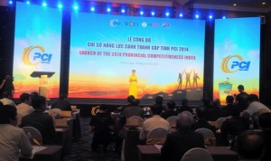 Quang cảnh lễ công bố PCI năm 2014. Ảnh Nguyễn Bay